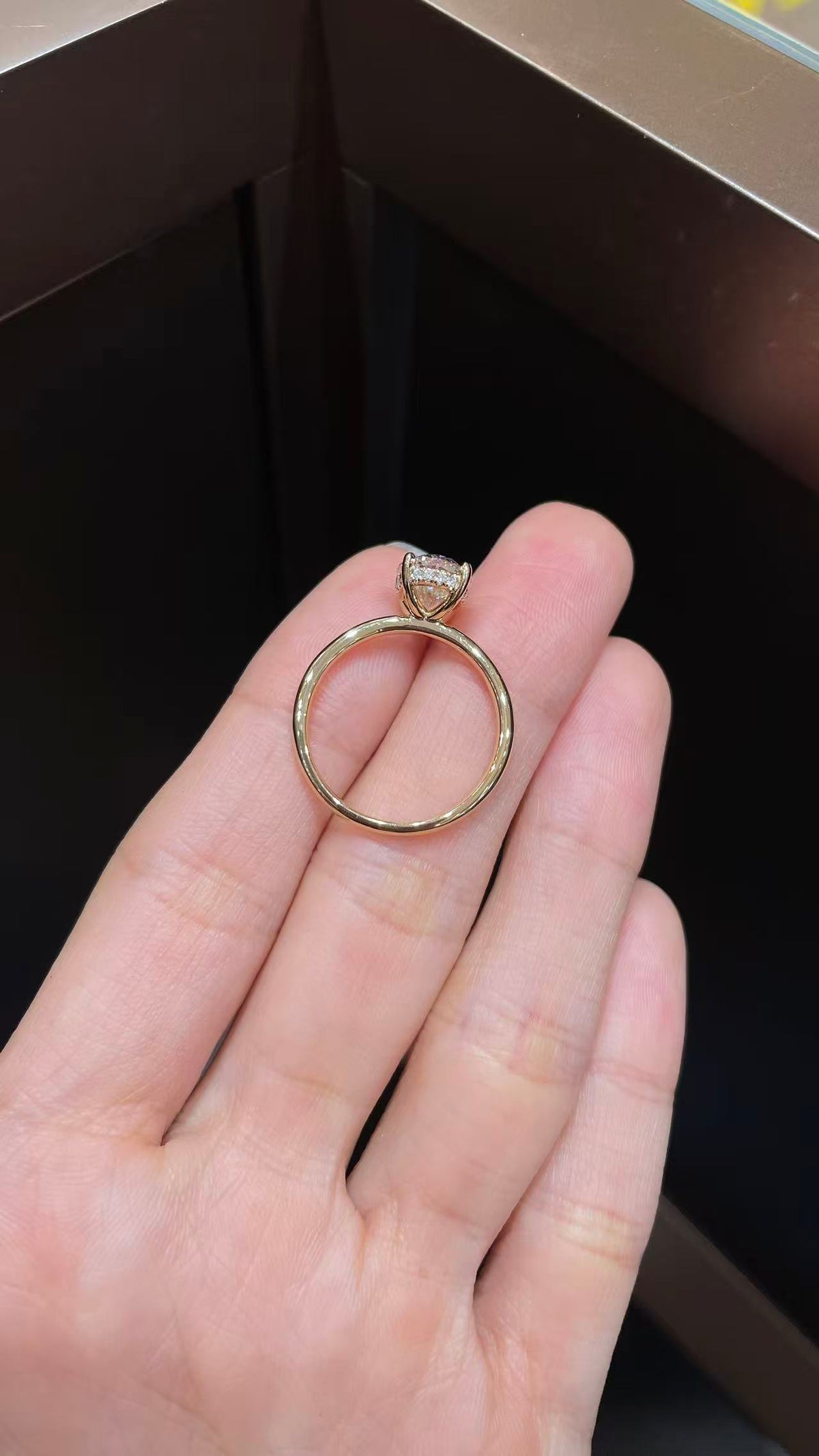 18K Gold Ring Set with 2.05 ct Lab-Grown Oval shape Diamond