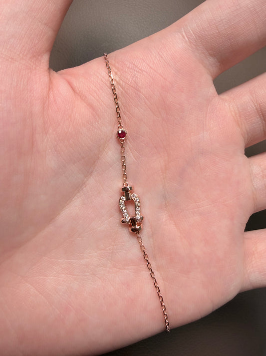 18K Rose Gold Natural Diamond & Ruby Horseshoe Clasp Bracelet,Total Weight 2.24g.
