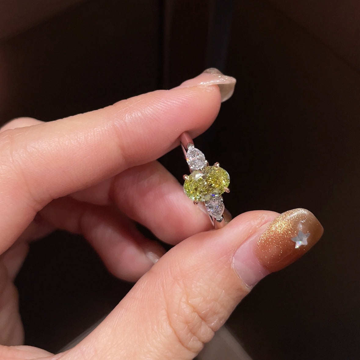 18K White Gold Three-Stone Lab Grown Green Diamond Ring 1.12ct Main Stone 0.310ct Pear Side Stones IGI Certified