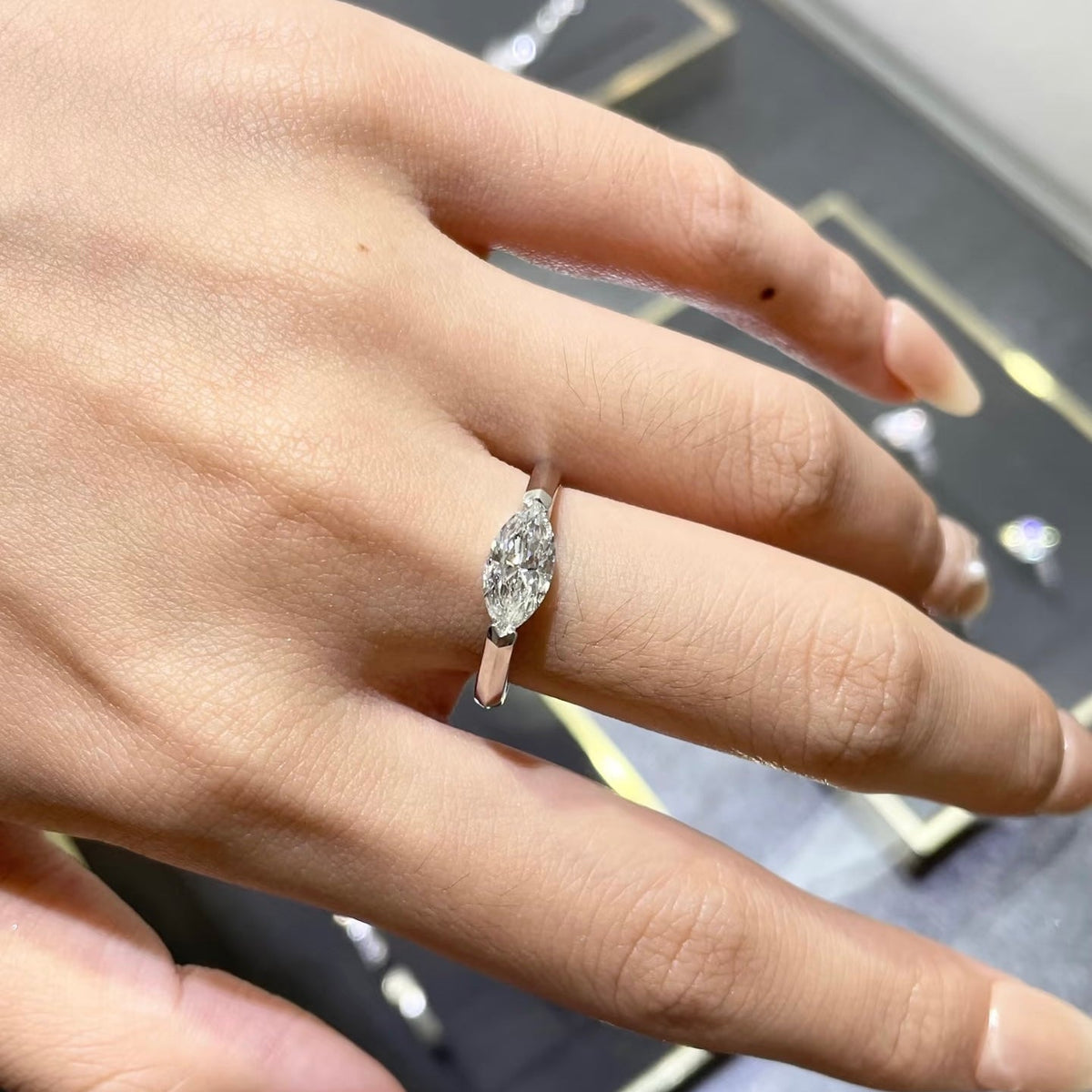 18K Gold 1ct Marquise Lab-Grown Diamond Roma Design Ring